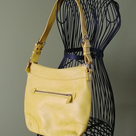 ⭐️Host Pick⭐️DANIER, Vintage Leather yellow bag - Picture 4 of 16